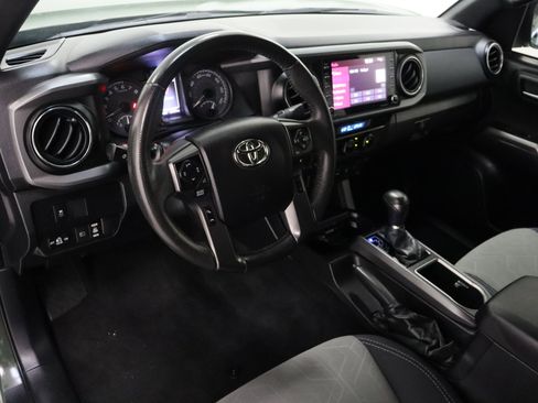 Used 2021 Toyota Tacoma TRD Off-Road w/ Technology Package AWD/4WD image 13
