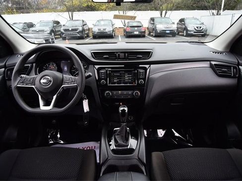 Used 2021 Nissan Rogue Sport S image 7