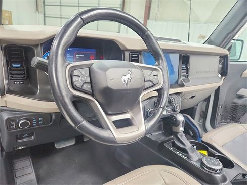 Used 2022 Ford Bronco Wildtrak image 18