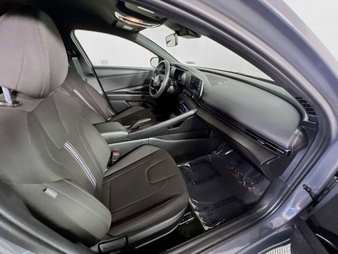 Certified 2025 Hyundai Elantra Sport FWD image 26