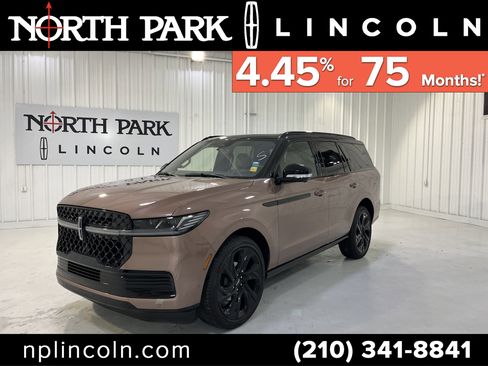 Used 2025 Lincoln Navigator Black Label image 1