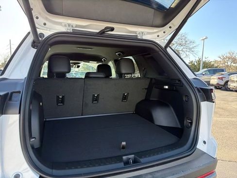 New 2026 Chevrolet Equinox LT w/ Convenience Package II image 12