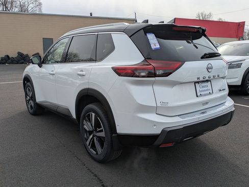 New 2025 Nissan Rogue SL w/ Tech Package image 5