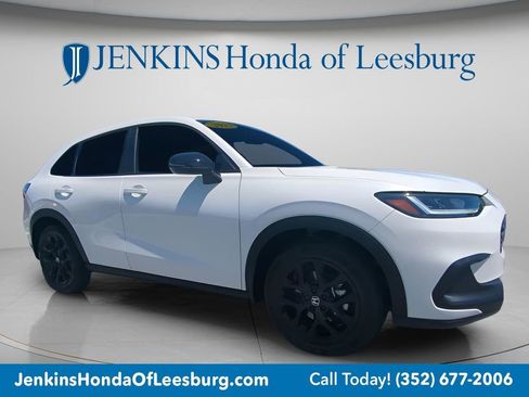 Used 2025 Honda HR-V Sport image 1