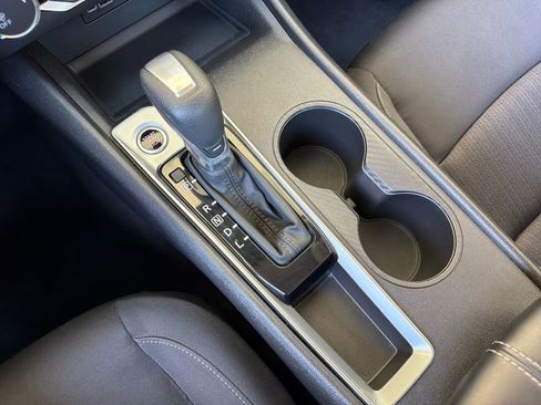 Used 2025 Nissan Altima 2.5 SV image 24