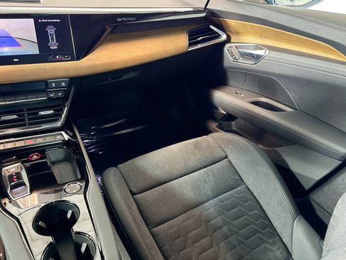 Used 2023 Audi e-tron GT Premium Plus image 21