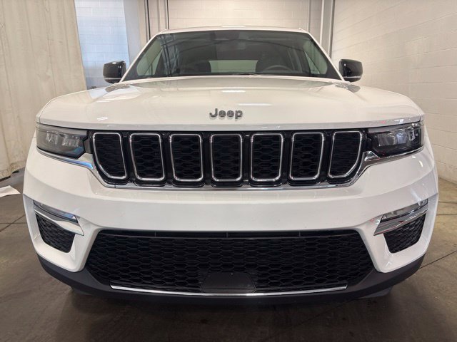 Used 2024 Jeep Grand Cherokee Limited w/ Trailer Tow Package AWD/4WD image 2