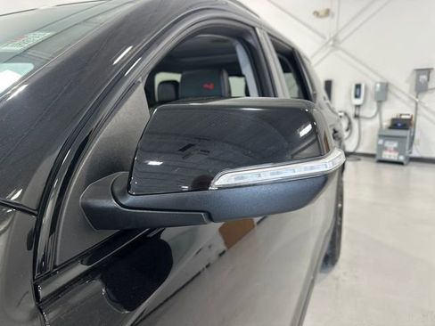 Used 2022 GMC Acadia AT4 w/ Technology Package image 17