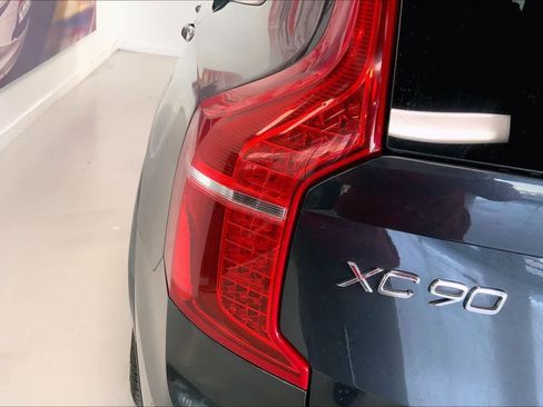 Used 2021 Volvo XC90 T6 Inscription w/ Climate Package image 32