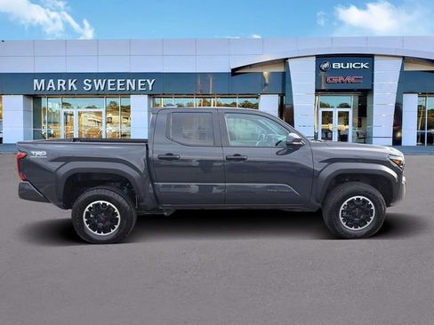 Used 2024 Toyota Tacoma TRD Off-Road image 32