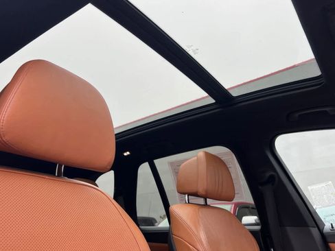 Used 2019 BMW X5 xDrive40i w/ Premium Package image 18