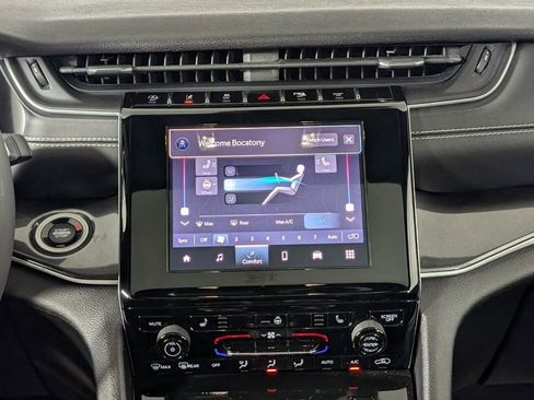 Used 2023 Jeep Grand Cherokee Altitude image 19