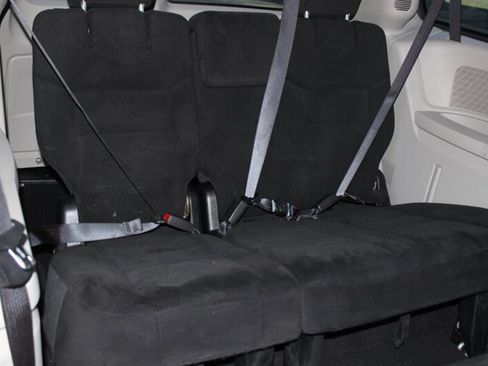 Used 2016 Dodge Grand Caravan American Value Package image 15