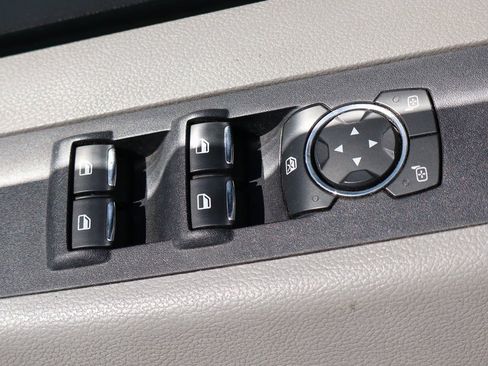 Used 2018 Ford F550 2WD Crew Cab Super Duty image 17