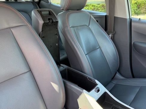 Used 2020 Chevrolet Bolt Premier w/ Infotainment Package FWD image 40