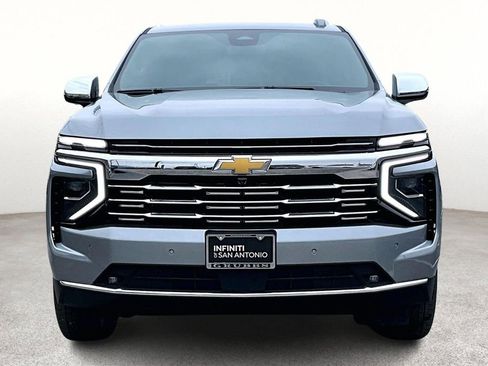 Used 2025 Chevrolet Suburban Premier image 5