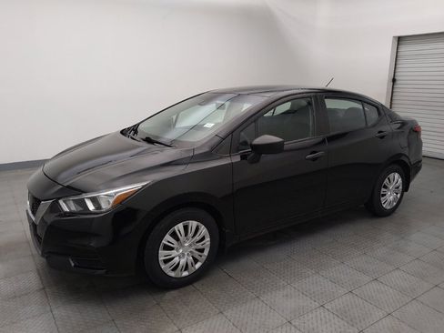 Used 2021 Nissan Versa S image 2