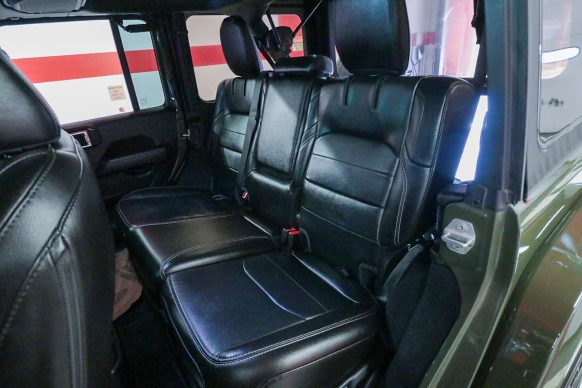 Used 2021 Jeep Wrangler Unlimited Sahara AWD/4WD image 15