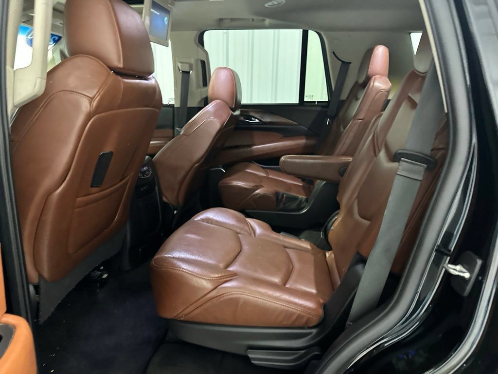 Used 2020 Cadillac Escalade Luxury AWD/4WD image 27