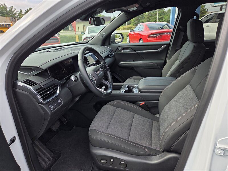 Used 2025 GMC Acadia Elevation FWD image 10