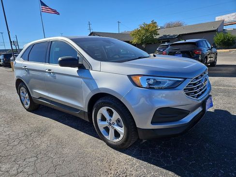 Used 2022 Ford Edge SE image 1