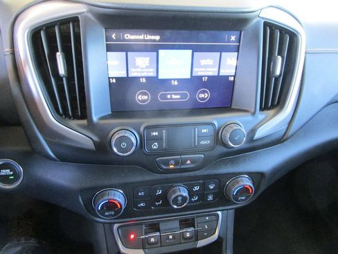 Used 2024 GMC Terrain AT4 image 31