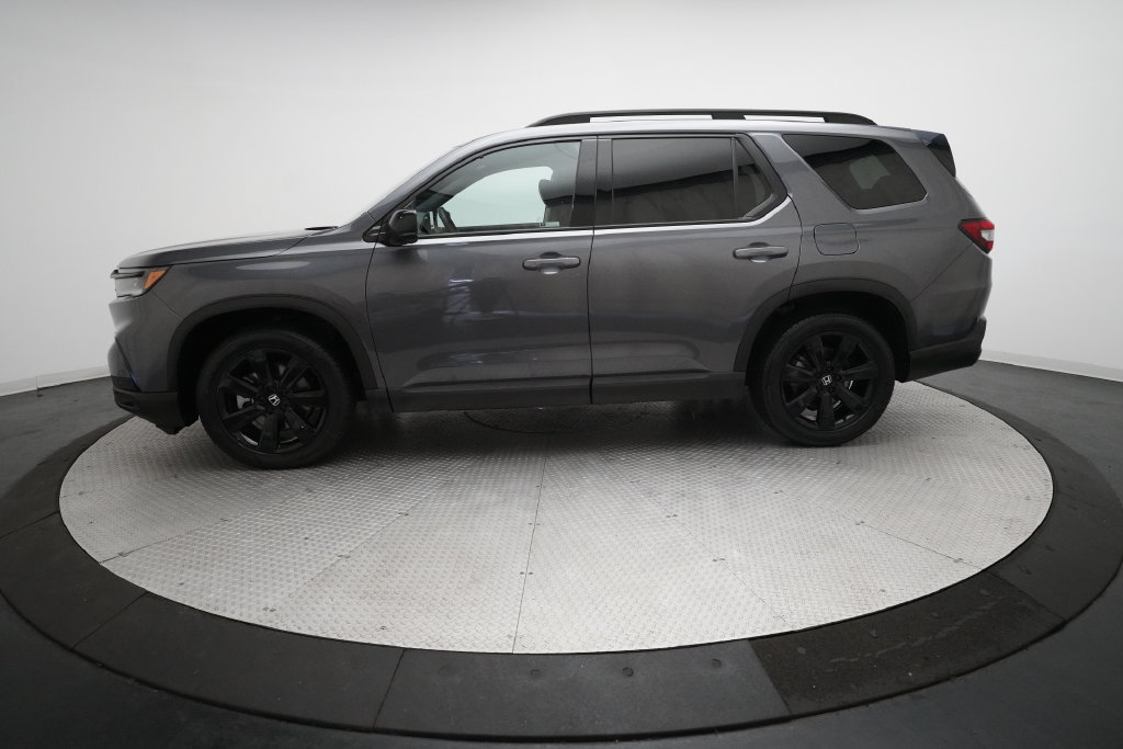 Used 2025 Honda Pilot Black Edition image 25