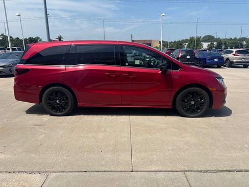 Used 2025 Honda Odyssey Sport-L image 4
