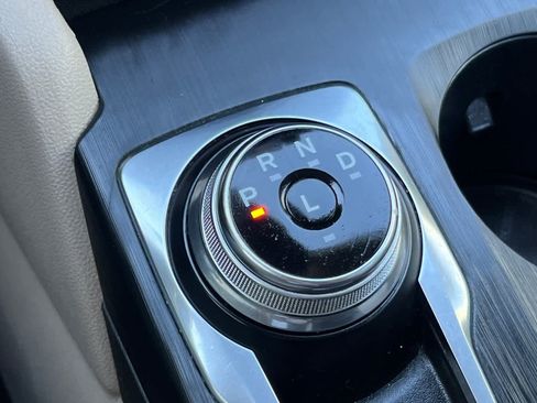 Used 2020 Ford Escape SEL image 23