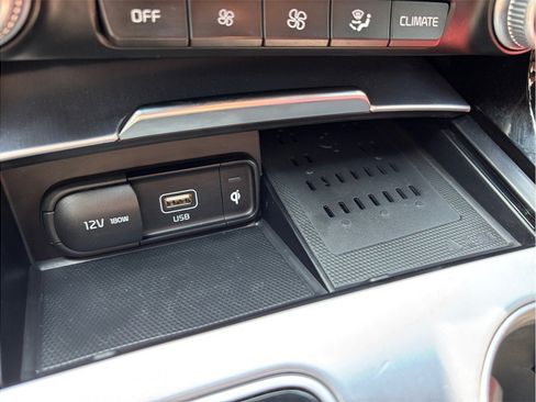 Used 2022 Kia Stinger GT2 image 39