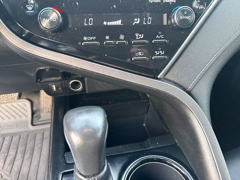 Used 2018 Toyota Camry SE w/ Audio Package FWD image 22