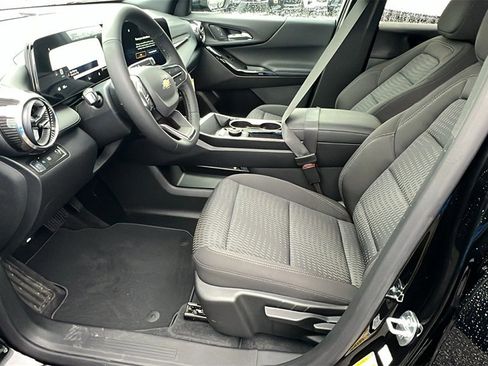 New 2026 Chevrolet Equinox LT w/ Safety and Technology Package image 13