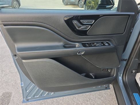 New 2026 Lincoln Aviator 2WD image 13