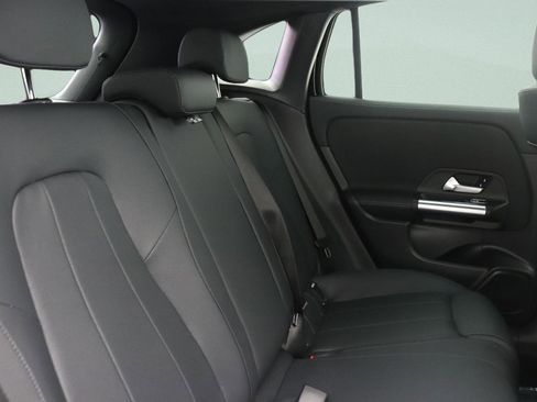 New 2026 Mercedes-Benz GLA 250 image 8