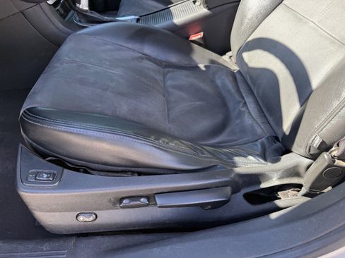 Used 2011 Chevrolet Malibu LT image 27