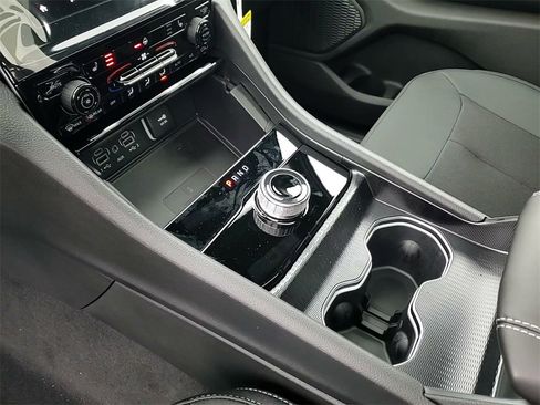 New 2025 Jeep Grand Cherokee Laredo X w/ Luxury Tech Group I image 31