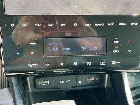 Used 2023 Hyundai Santa Cruz SEL Premium AWD/4WD image 13