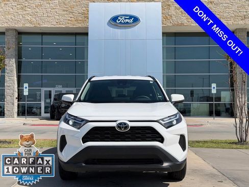 Used 2025 Toyota RAV4 XLE FWD image 2