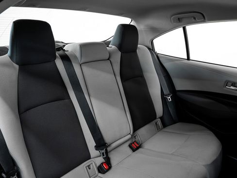 Used 2021 Toyota Corolla LE image 32