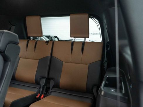 Used 2025 Lexus GX 550 w/ Cold Area Package AWD/4WD image 17