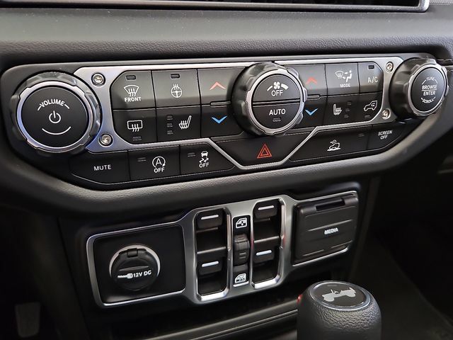 New 2025 Jeep Wrangler Unlimited Sahara w/ Technology Group AWD/4WD image 15
