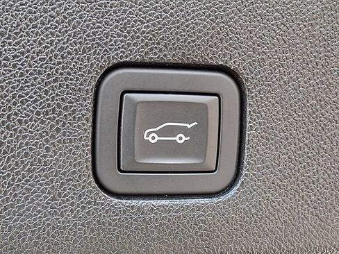 Certified 2025 Cadillac XT6 Sport w/ LPO, Floor Liner Package AWD/4WD image 23