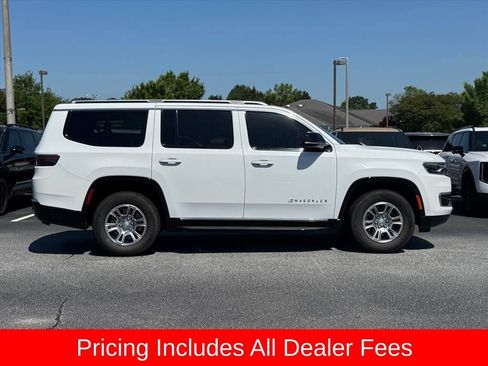 Used 2024 Jeep Wagoneer 2WD image 2