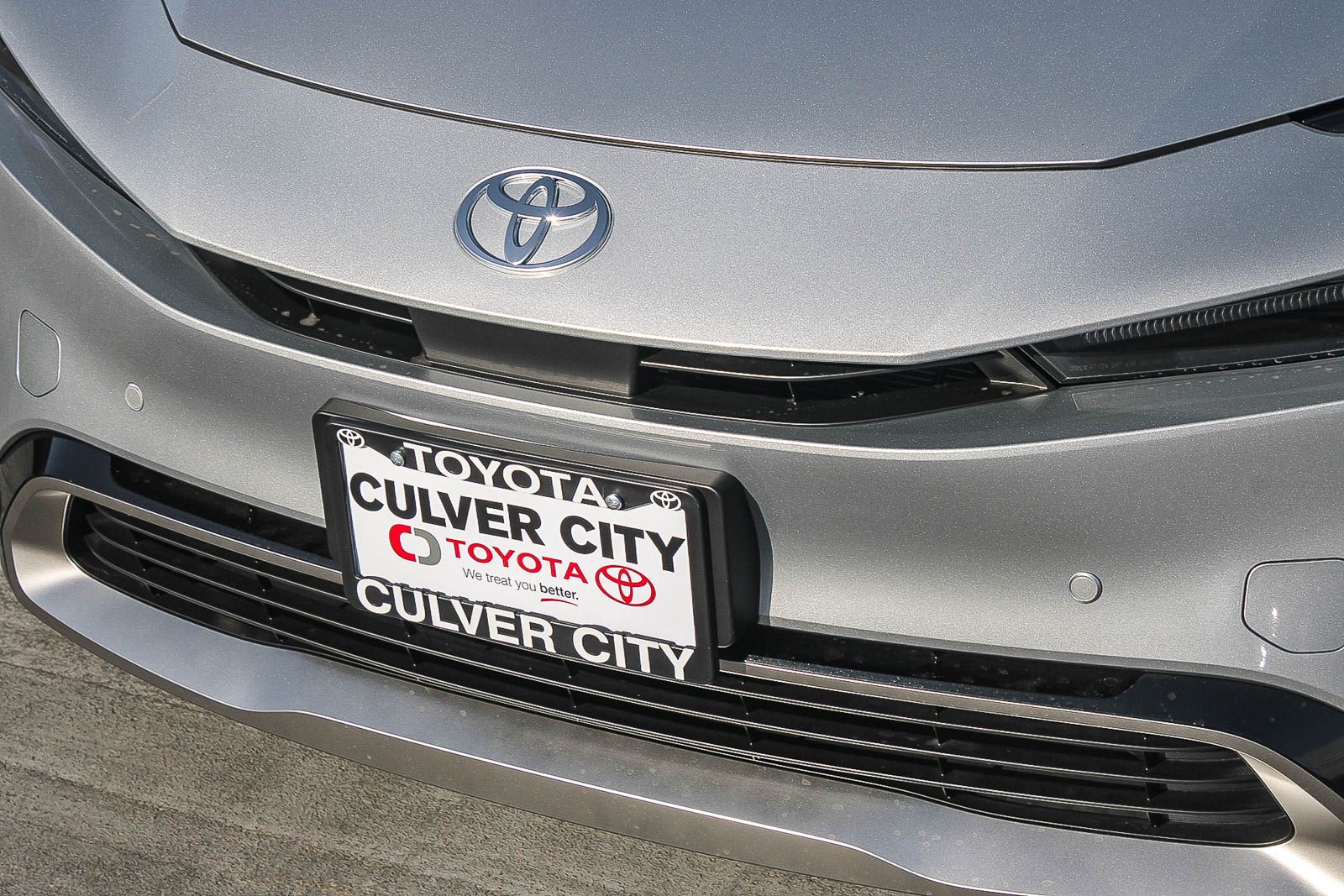 New 2027 Toyota Prius Plug-In Hybrid FWD image 6