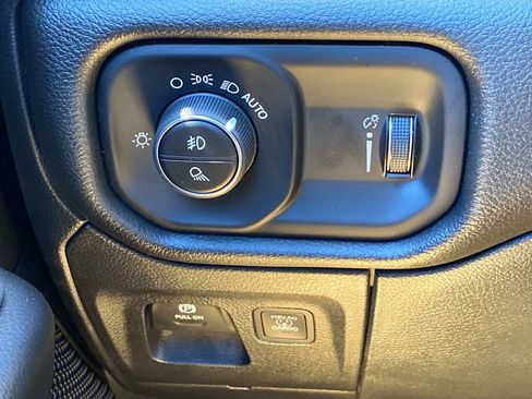 New 2026 RAM 1500 Express image 15