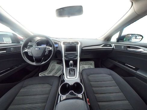 Used 2016 Ford Fusion SE image 24
