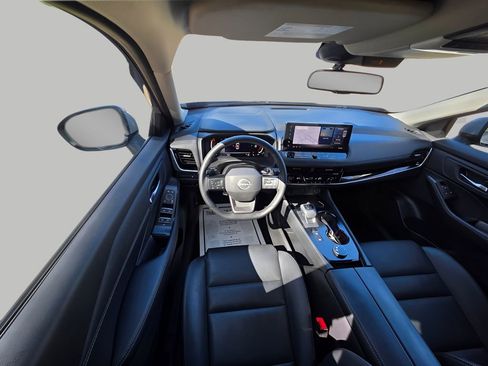 Used 2025 Nissan Rogue SL image 15