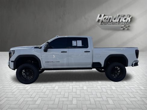 Used 2025 GMC Sierra 2500 Denali Ultimate AWD/4WD image 7