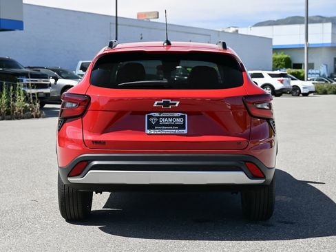 New 2026 Chevrolet Trax LT w/ LPO, Blackout Package image 5