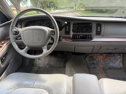 Used 1999 Buick Park Avenue w/ Gran Touring Pkg FWD image 18